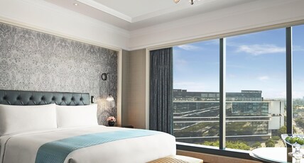 The Ritz Carlton Pune Room Type - King Room with Bathtub, City View