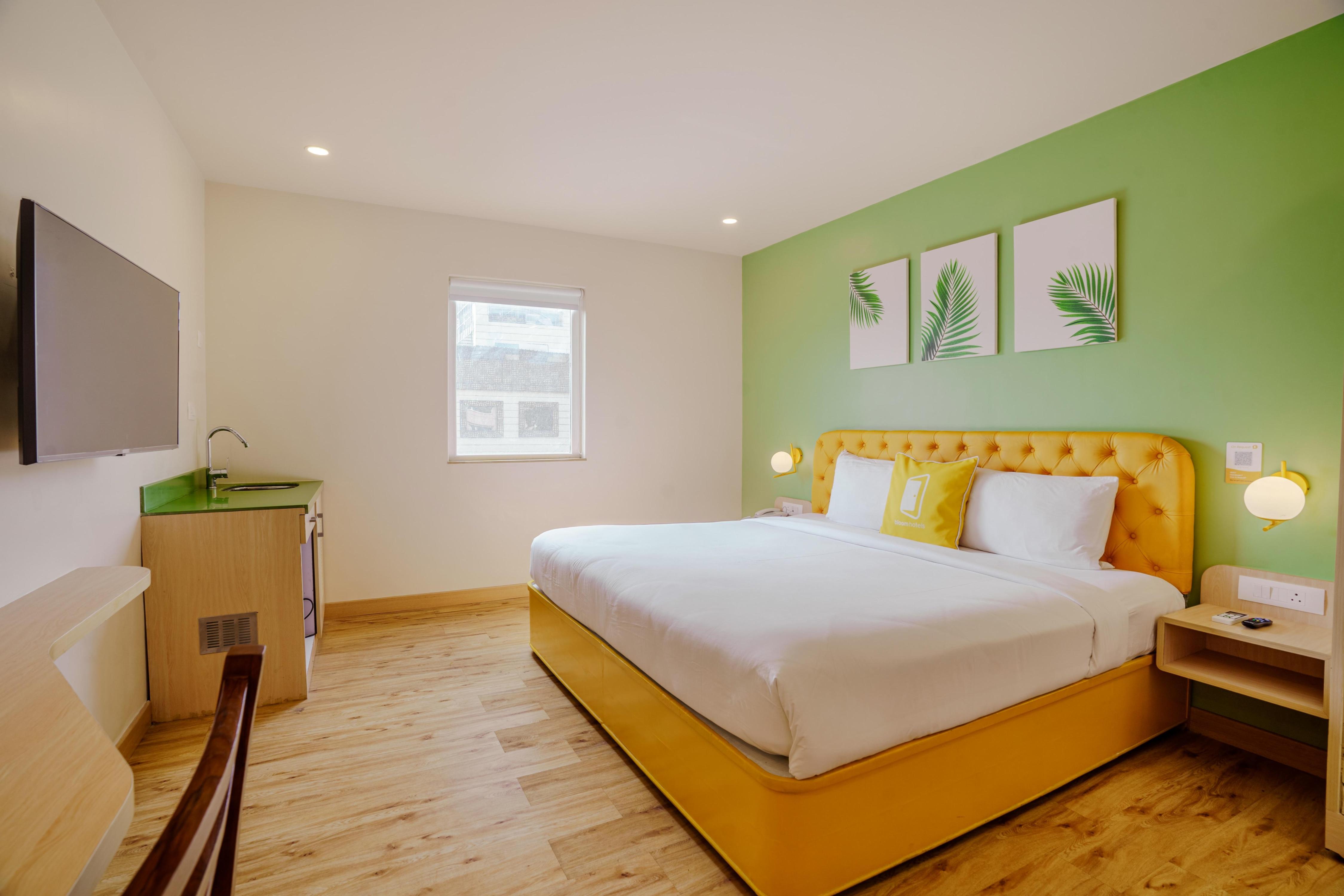 Bloom Hotel - Karol Bagh Room Type - Deluxe King