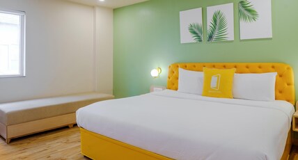 Bloom Hotel - Karol Bagh Room Type - Premium King