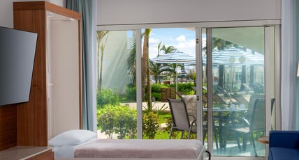 Hilton Cancun Mar Caribe All-Inclusive Resort Room Type - POOL AND PATIO SUITE