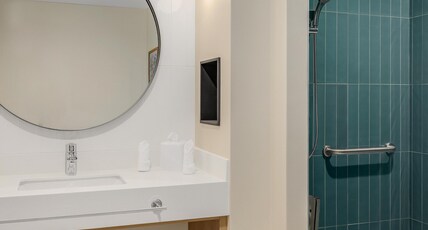 Hampton by Hilton Guanacaste Airport Room Type - TWO DOUBLE BEDS W FRIDGE