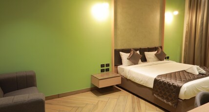 Raavan Residency Room Type - Premium Deluxe