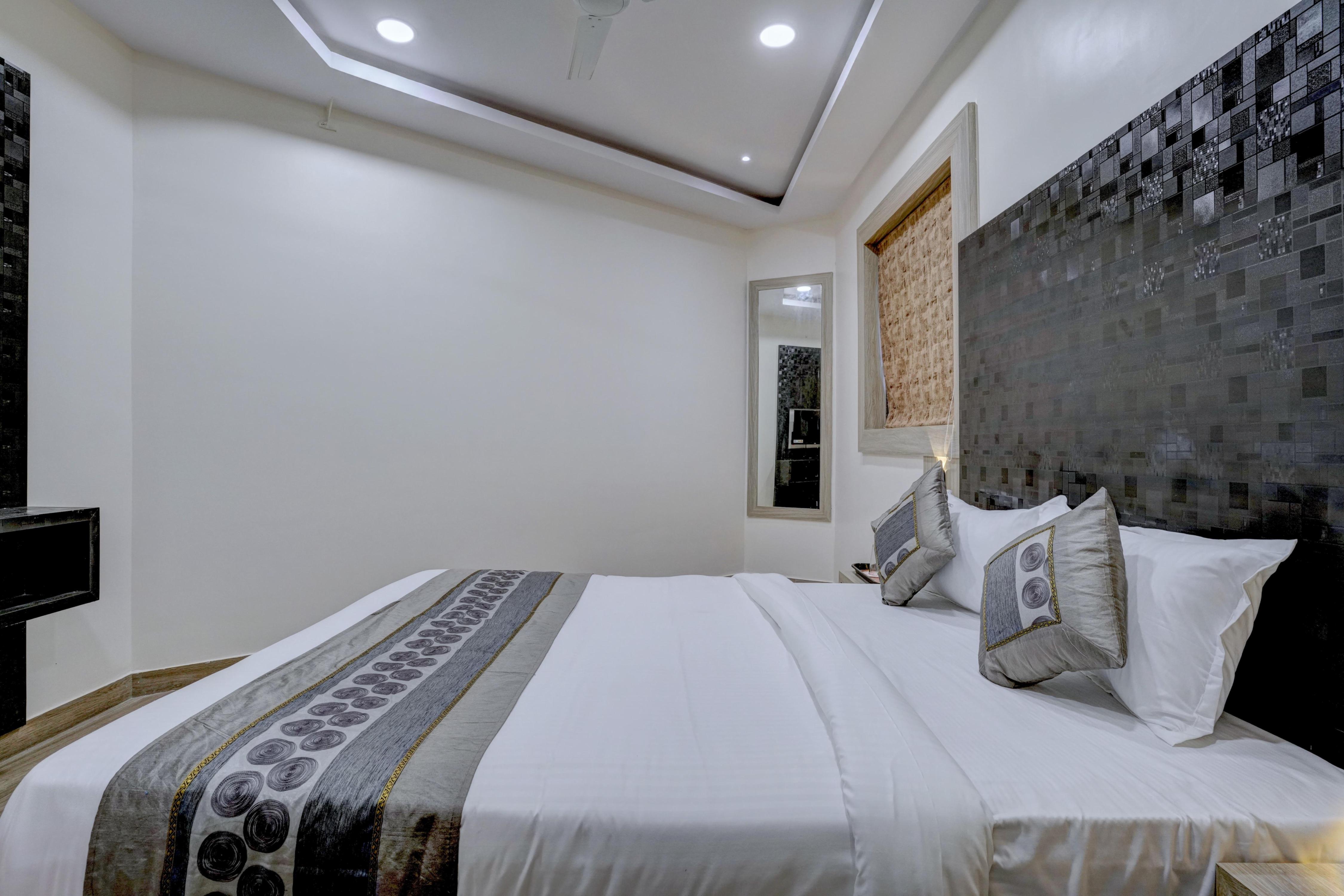 Hotel Arts International  Santacruz West, Near Bandra & Domestic Airport, Mumbai Room Type - Standard Double Room