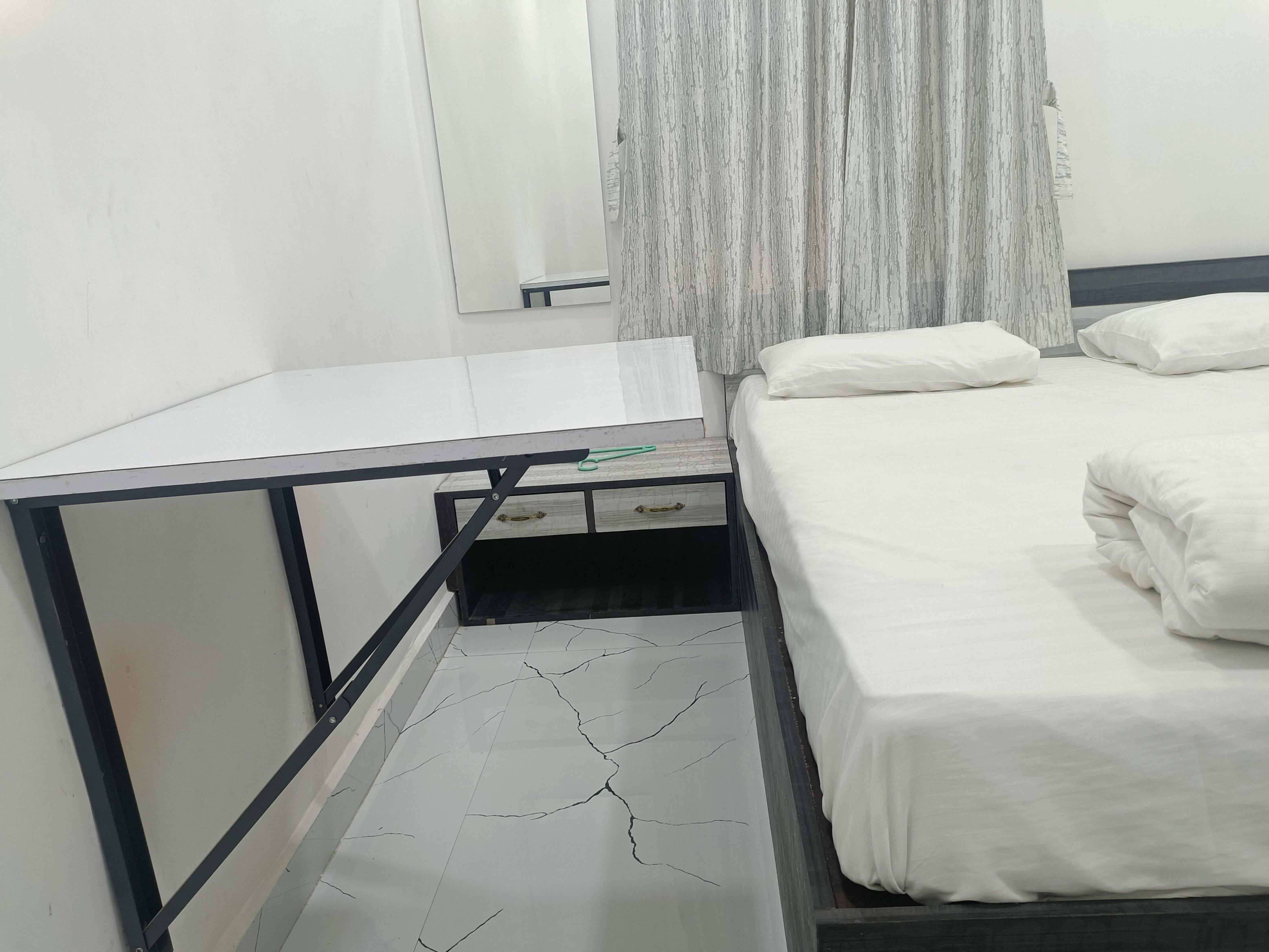 DREAM GUEST HOUSE Room Type - Clean Double AC Room With Private Bathroom | Free Wi-Fi | Near Khidderpore DREAM GUEST HOUSE Room Type - Clean Double AC Room With Private Bathroom | Free Wi-Fi | Near Khidderpore