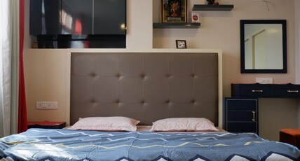 Tag Along Backpackers Room Type - Deluxe Double Room