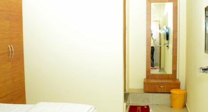 HOTEL KINGZ INN Room Type - DELUXE ROOM