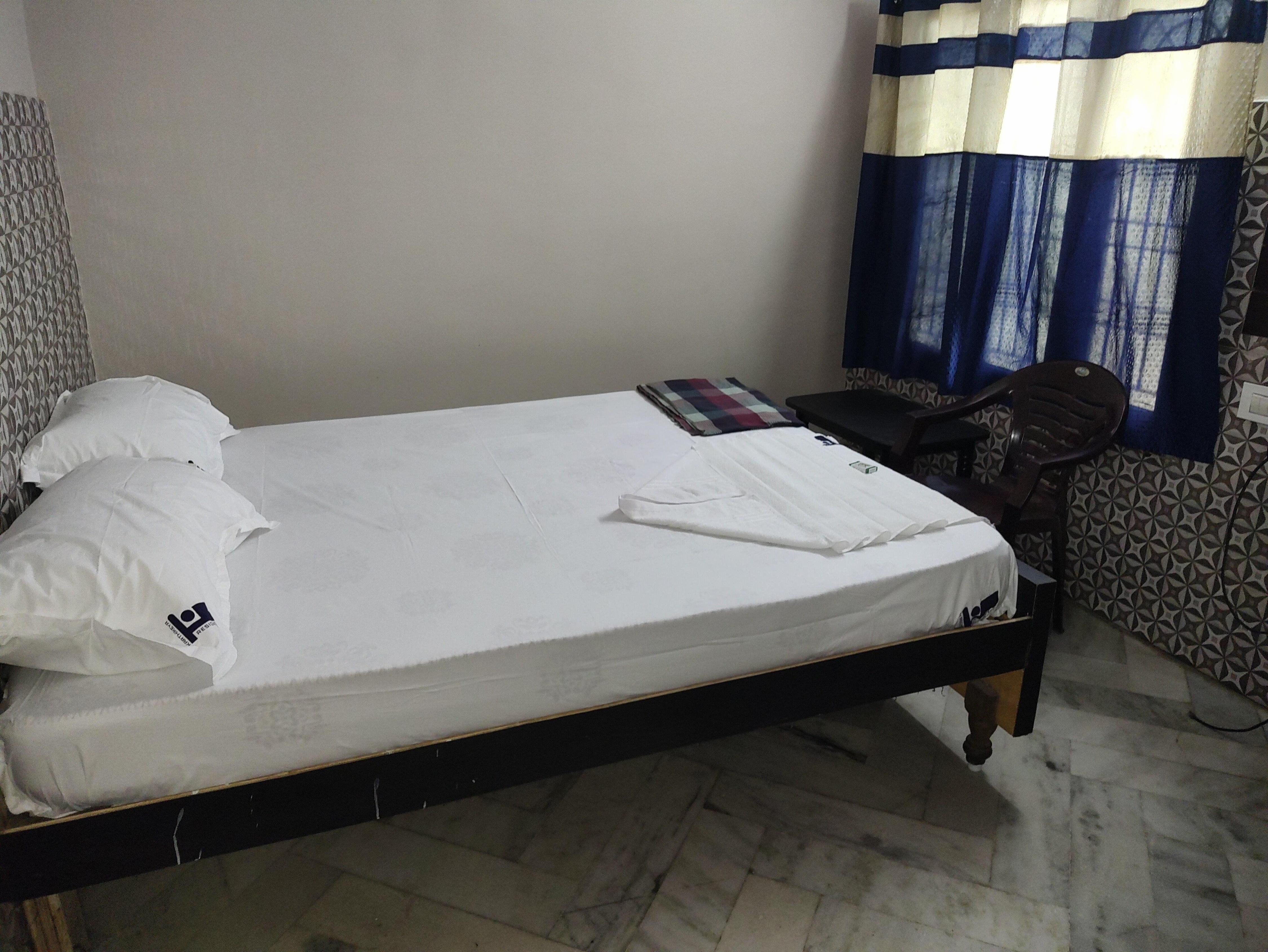 Karthikeya Residency Room Type - DELIUXE NON-AC ROOM