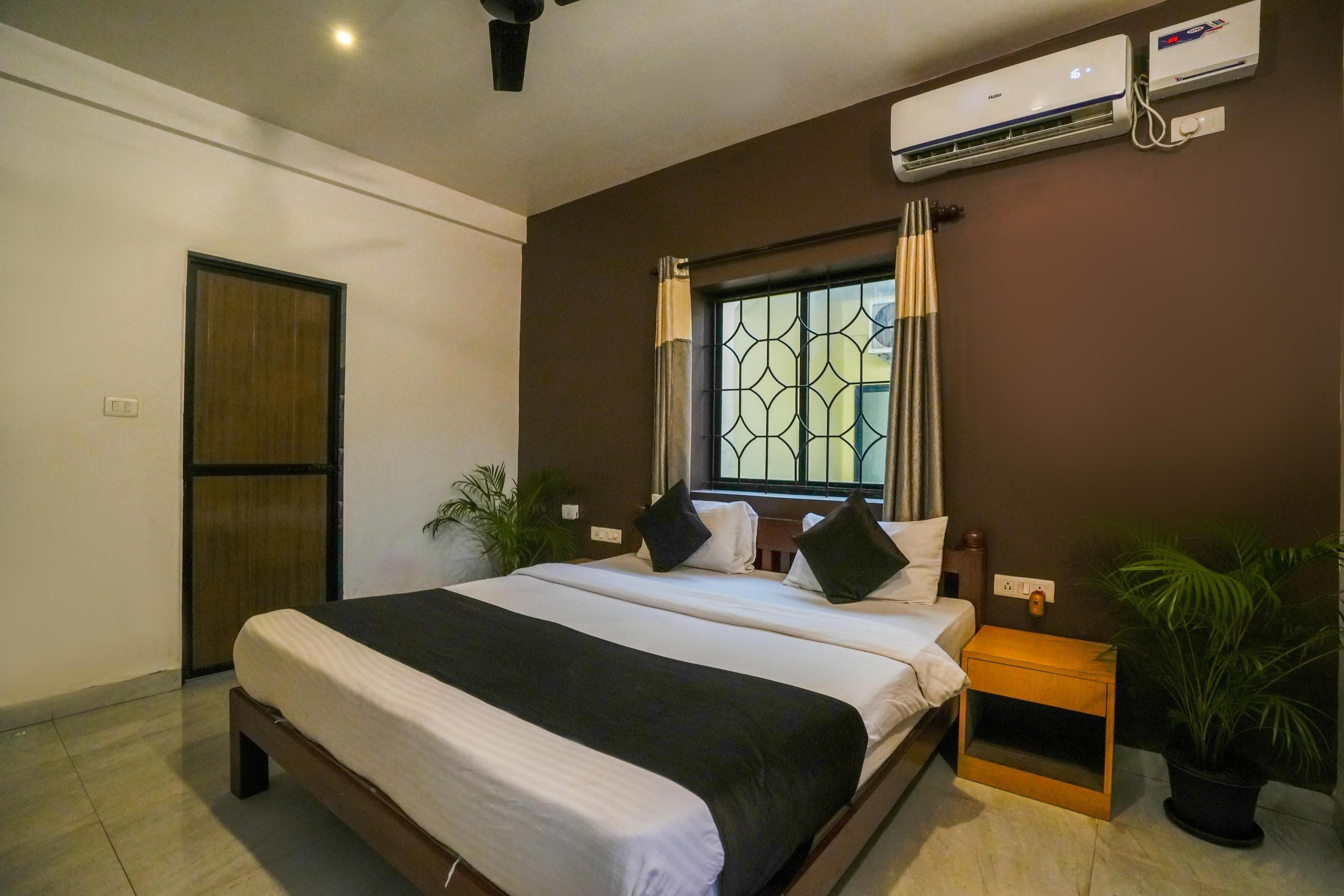 Hotel Pasquina Baga - Tap to explore photos