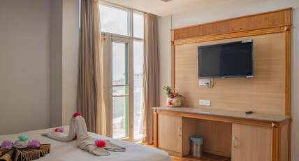 Hotel Harco, Srinagar Room Type - Super Deluxe Room Hotel Harco, Srinagar Room Type - Super Deluxe Room