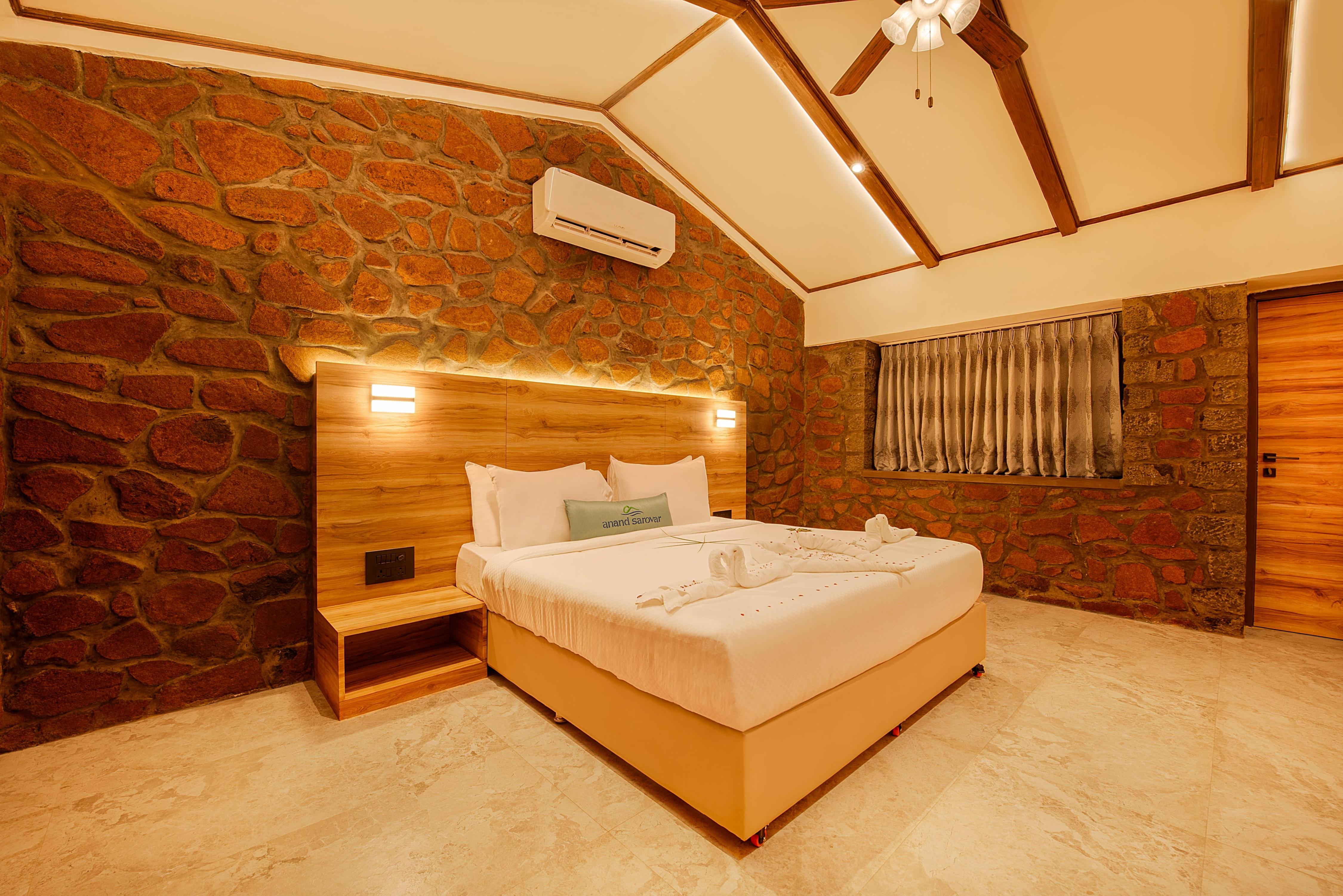 Hotel Anand Sarovar - Tap to explore photos