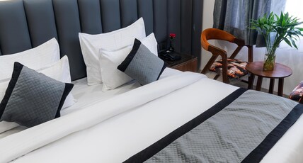 Hotel Palash Room Type - Deluxe King Room