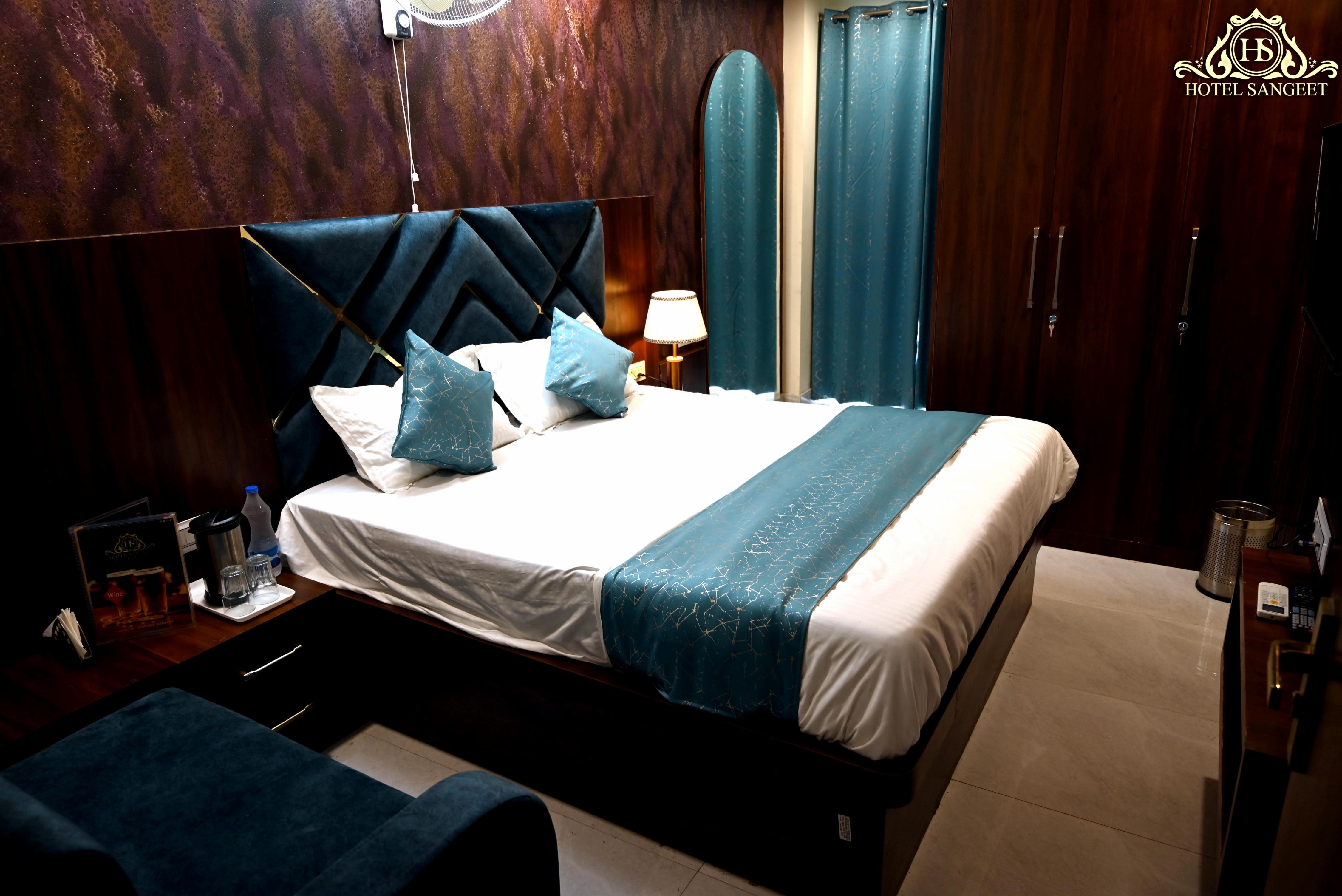 Hotel Sangeet Room Type - Deluxe Room