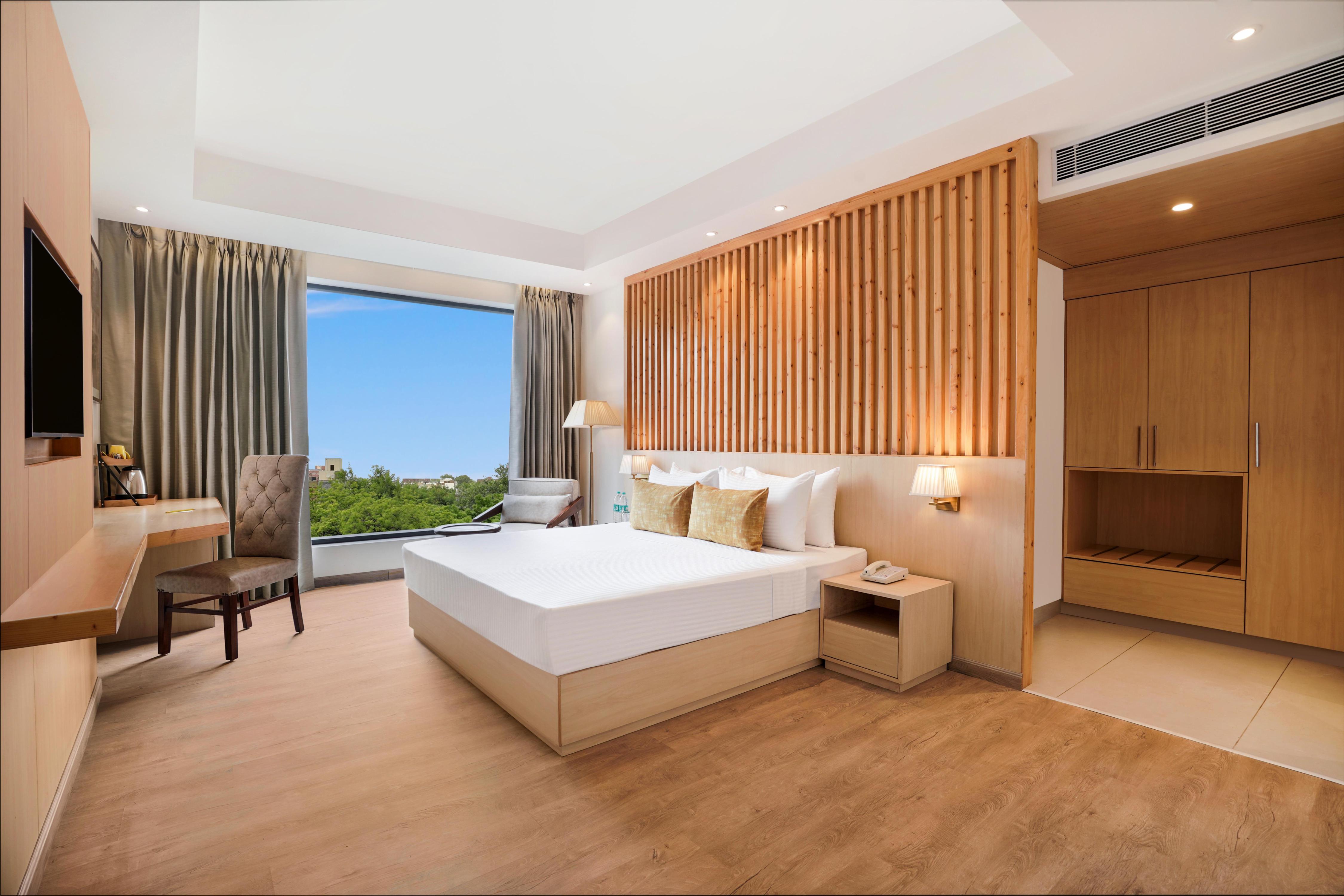 Lemon Tree Hotel Haridwar Room Type - Deluxe King Room