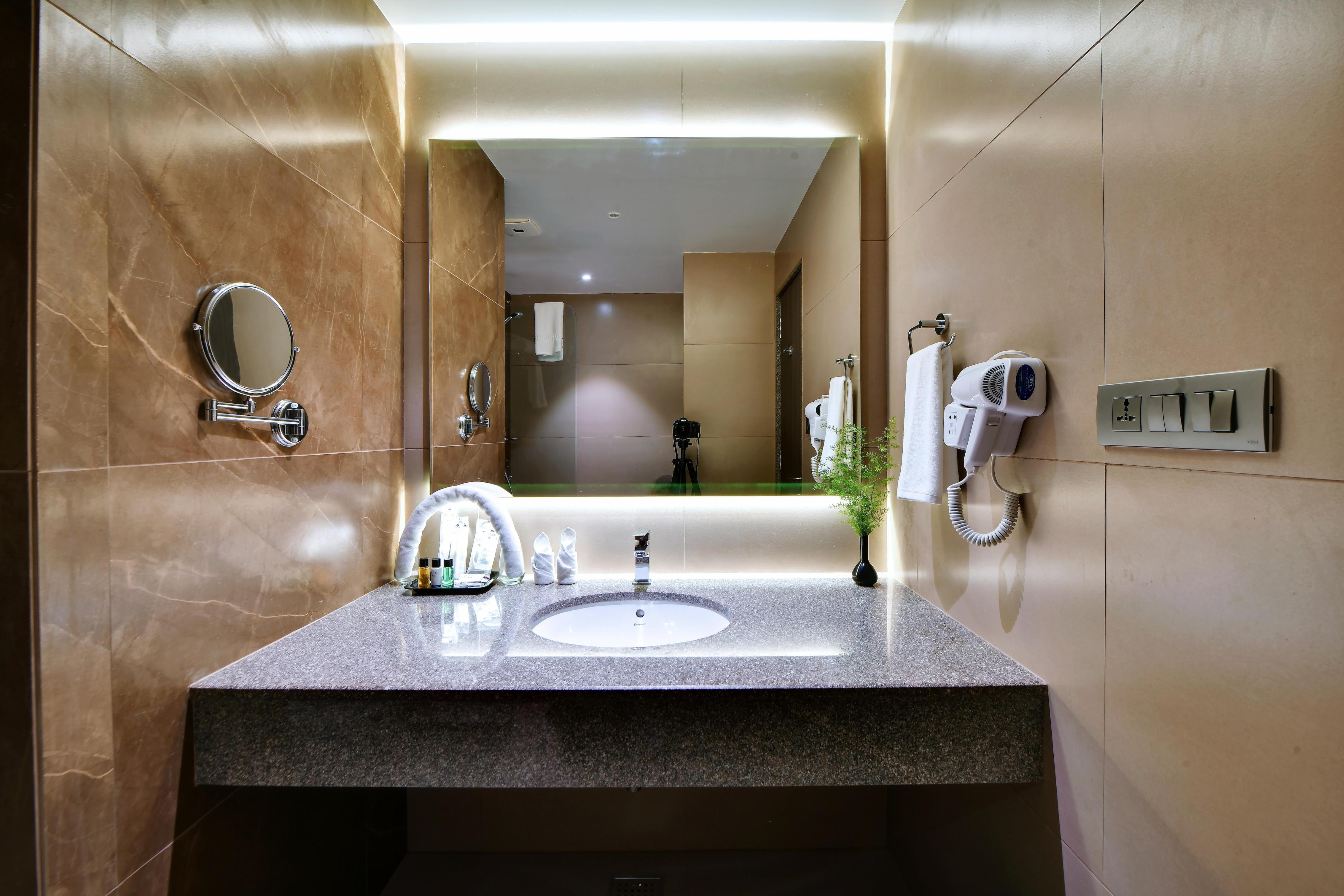 Click Hotel Pithampur - Tap to explore photos