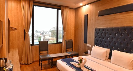 Foxoso Fiori Hotel Room Type - Luxury Room
