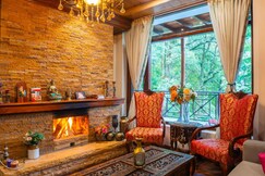 Alt Life Stays | Dalhousie (Hill Top Heritage Property)