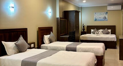 Hotel Gulmohar Room Type - Family Suite, Pool View