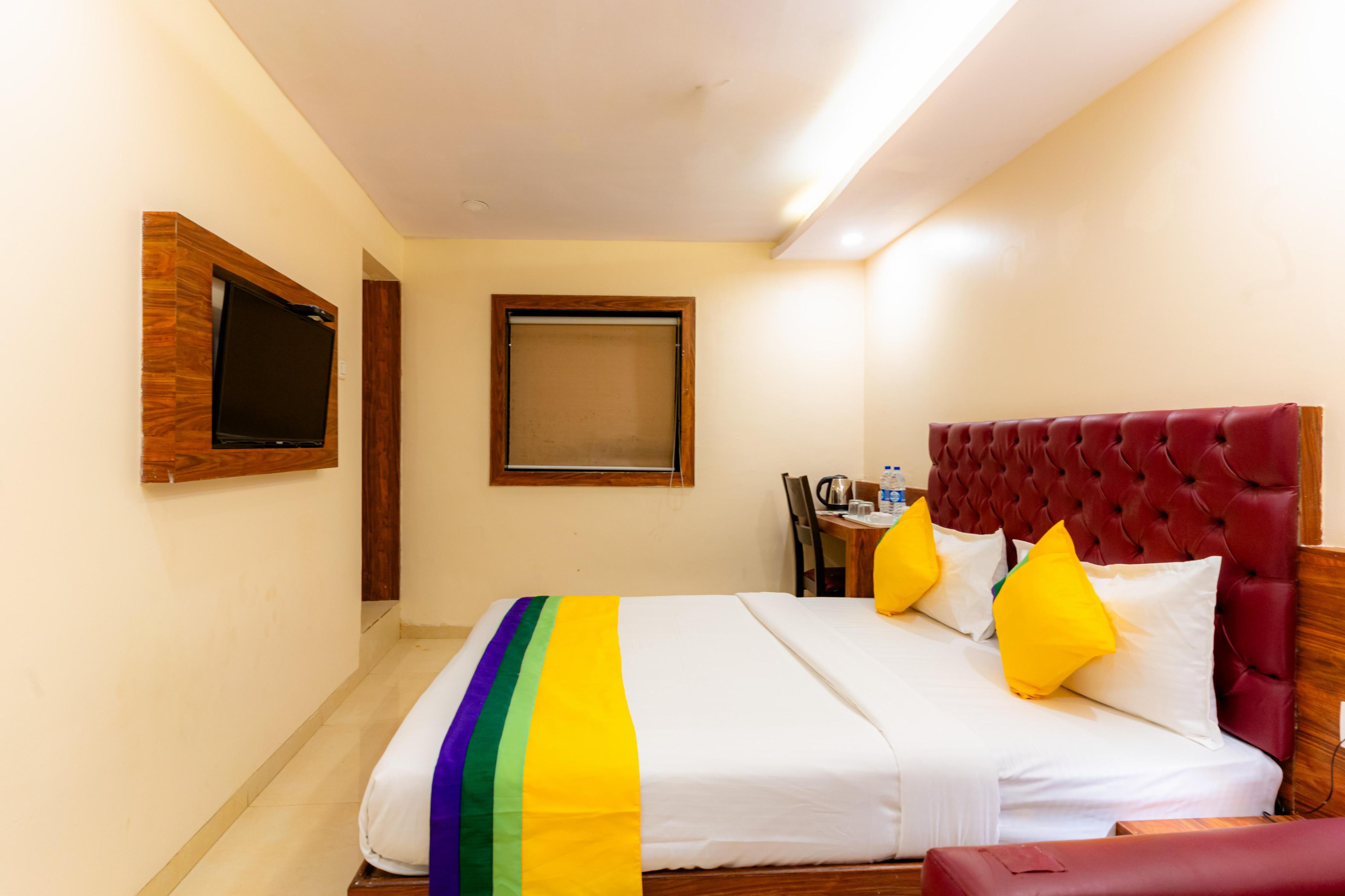 Itsy Hotels Elegant Room Type - Standard Room