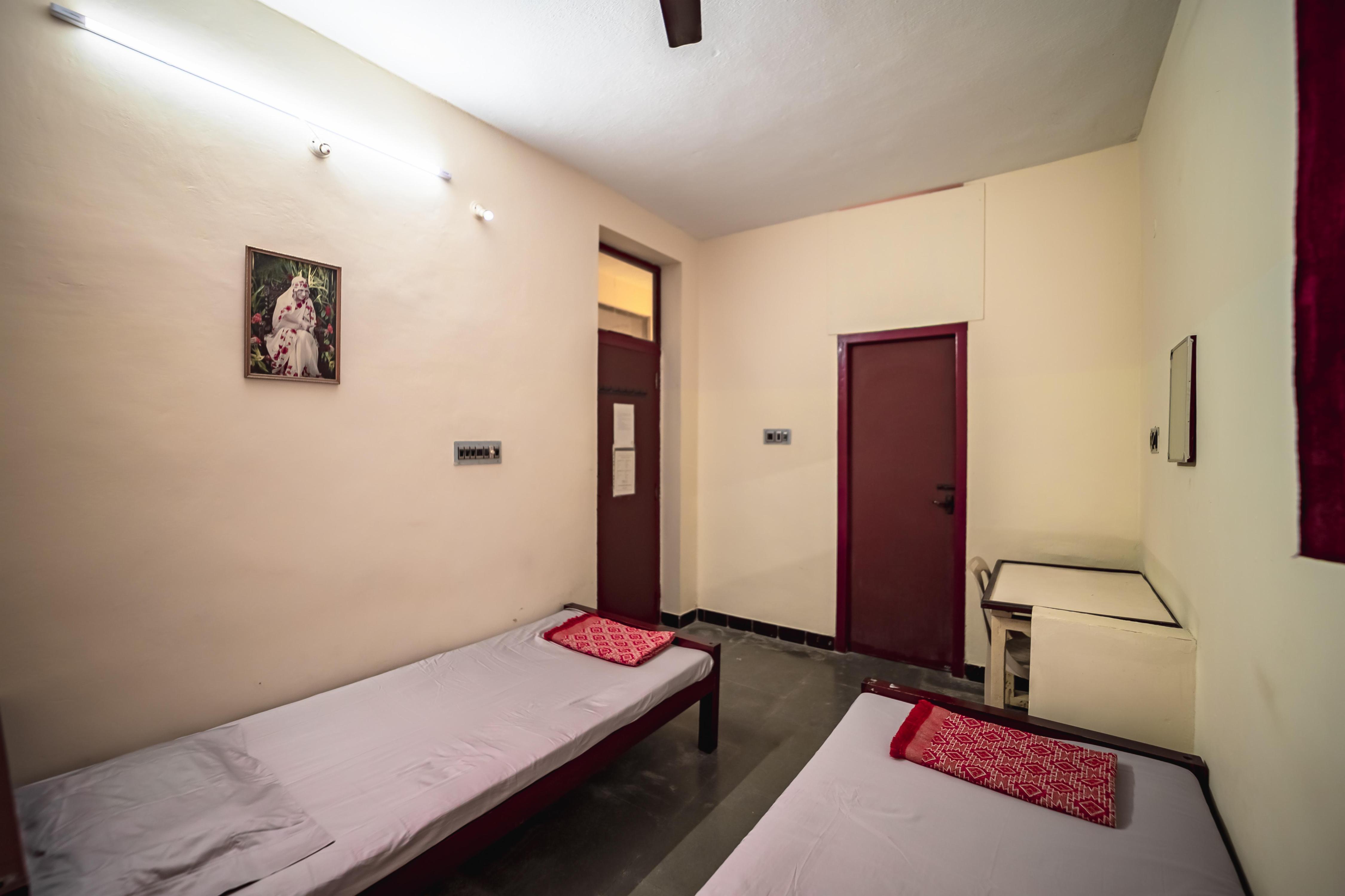 Sacar Guest House  Pondicherry Room Type - Double non AC room