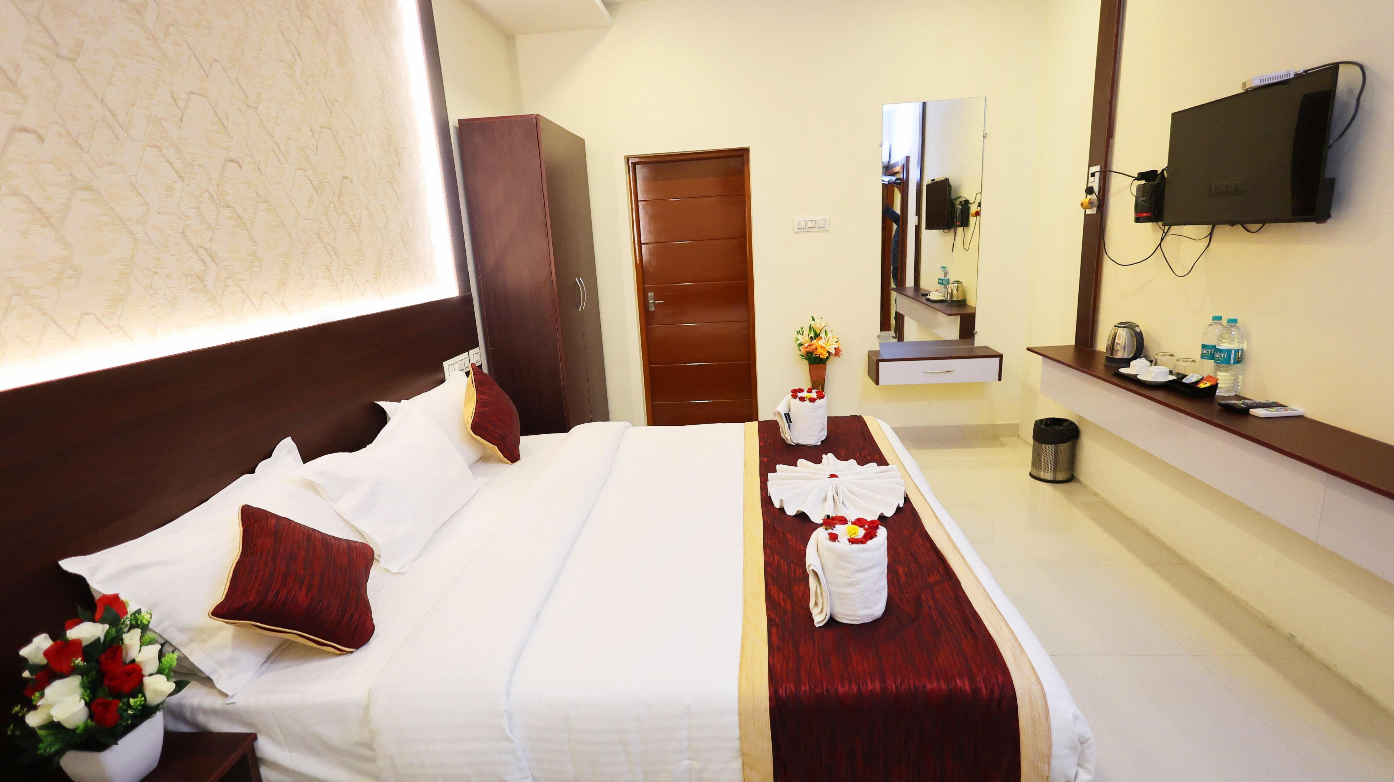 Hotel Grand Square - Tap to explore photos