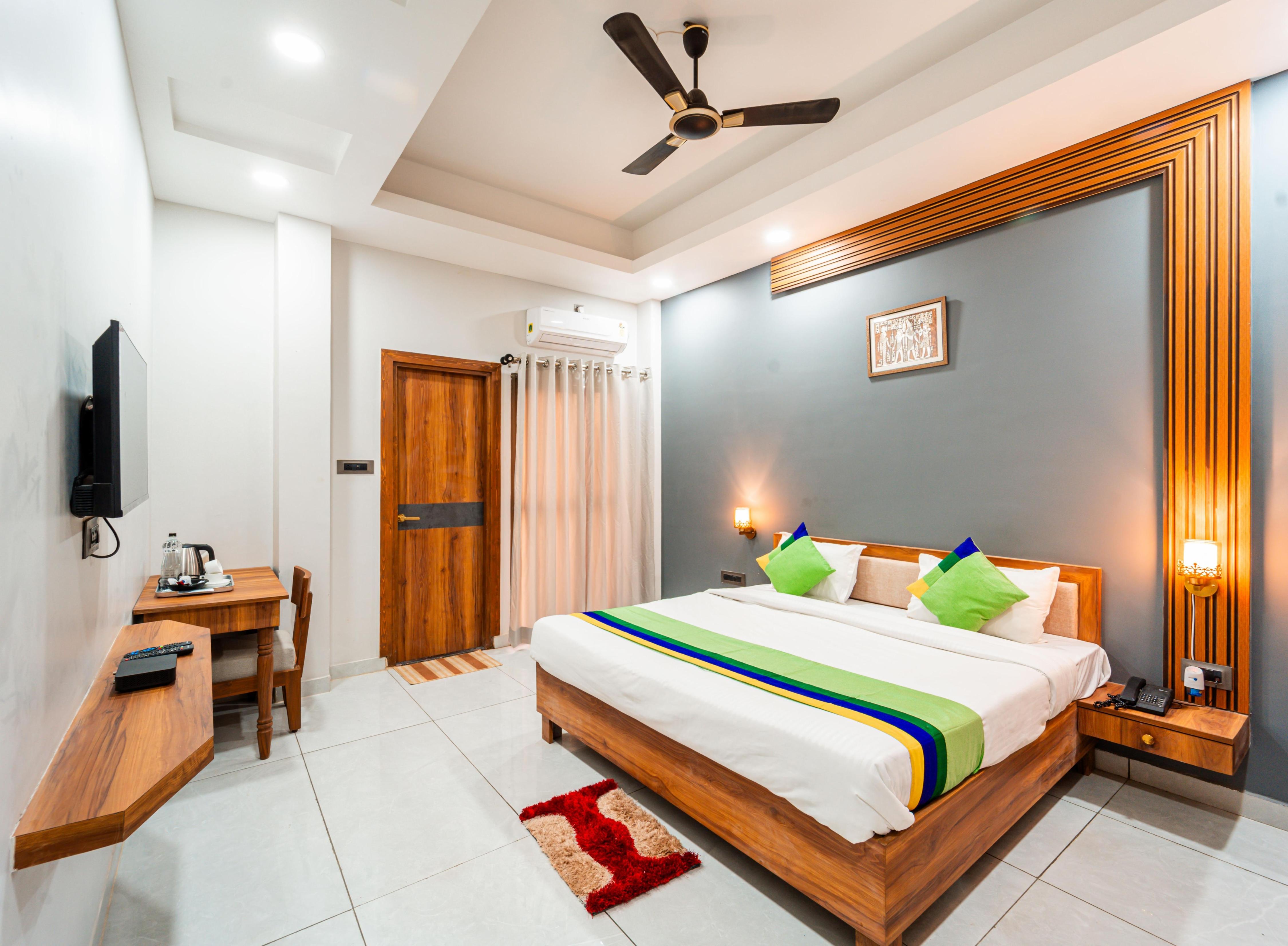 Treebo Lake City Room Type - Deluxe Family Room