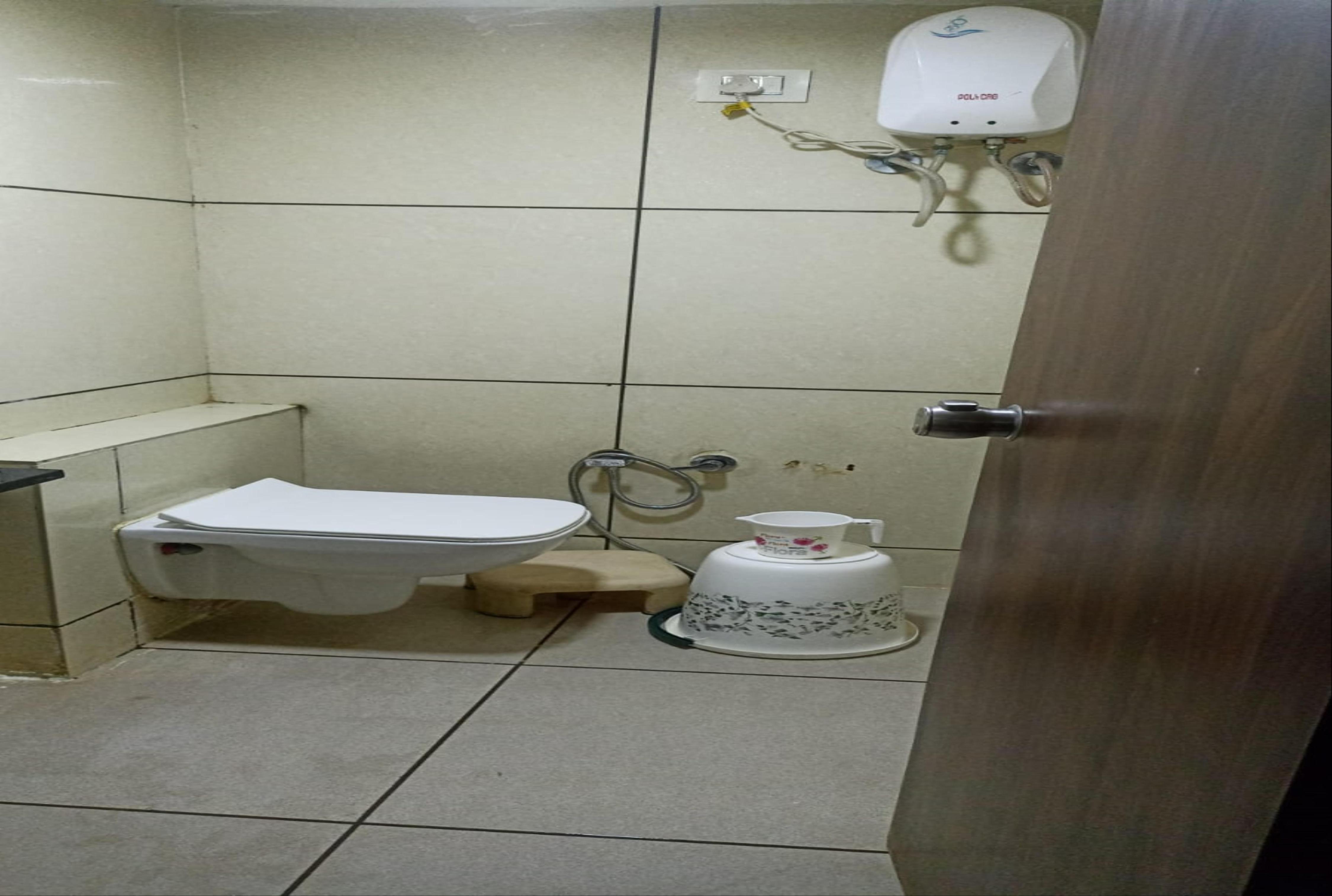 HOTEL LINCOLN INN Ahmedabad - Tap to explore photos