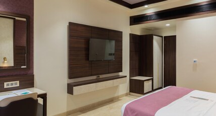 Royal Rawal - Luxury Boutique Hotel & Banquets Room Type - Super Deluxe Room Royal Rawal - Luxury Boutique Hotel & Banquets Room Type - Super Deluxe Room