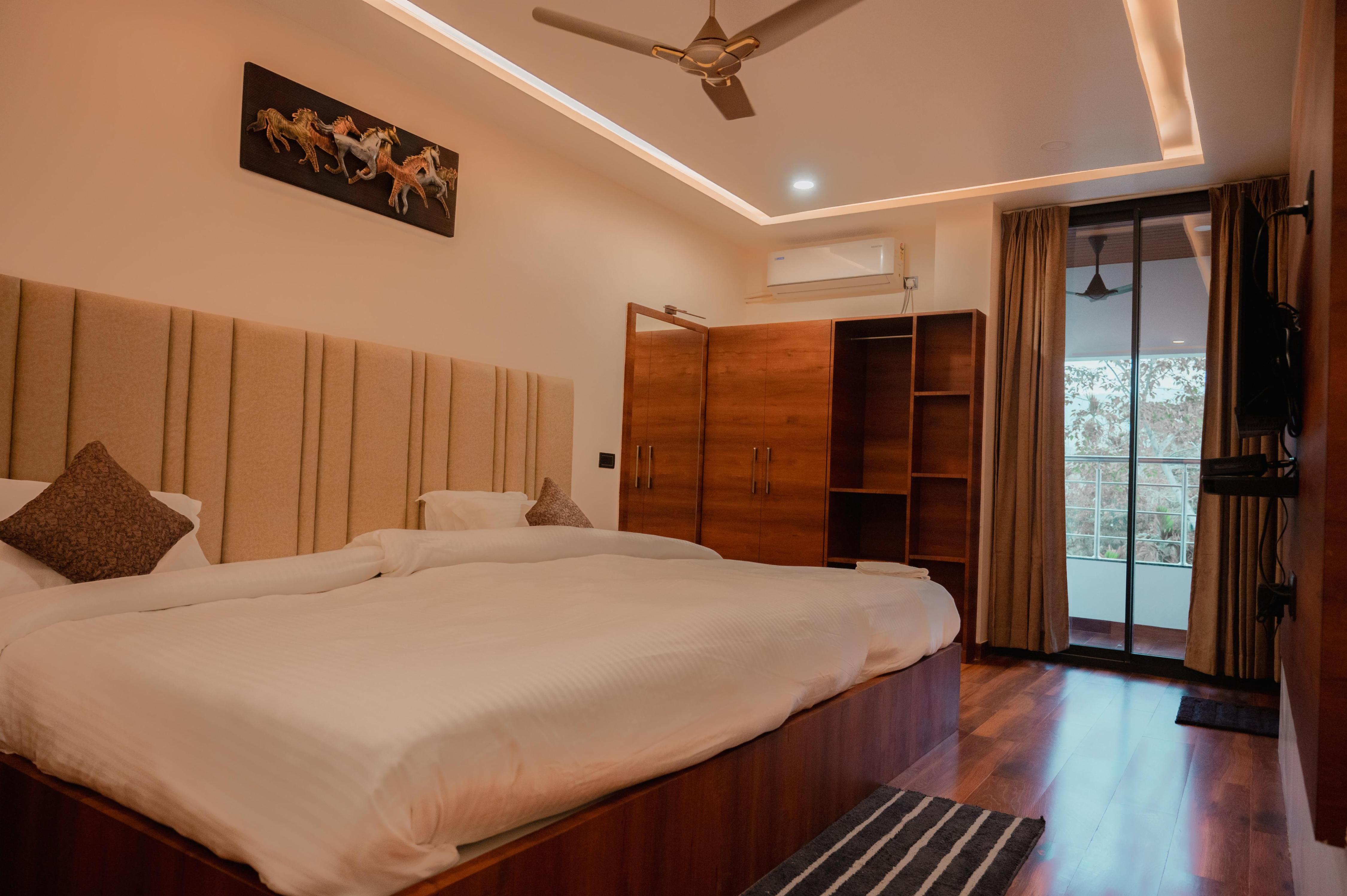 Airavat Hotel- Pure Veg. Room Type - Suite