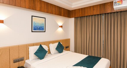 Emora Tree Room Type - Deluxe AC