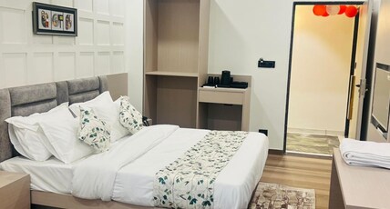 Hotel S R Laxmi Room Type - Deluxe Room