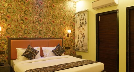 Hotel Vivan Palace Room Type - Luxury Room with Jaisalmer Fort View Hotel Vivan Palace Room Type - Luxury Room with Jaisalmer Fort View