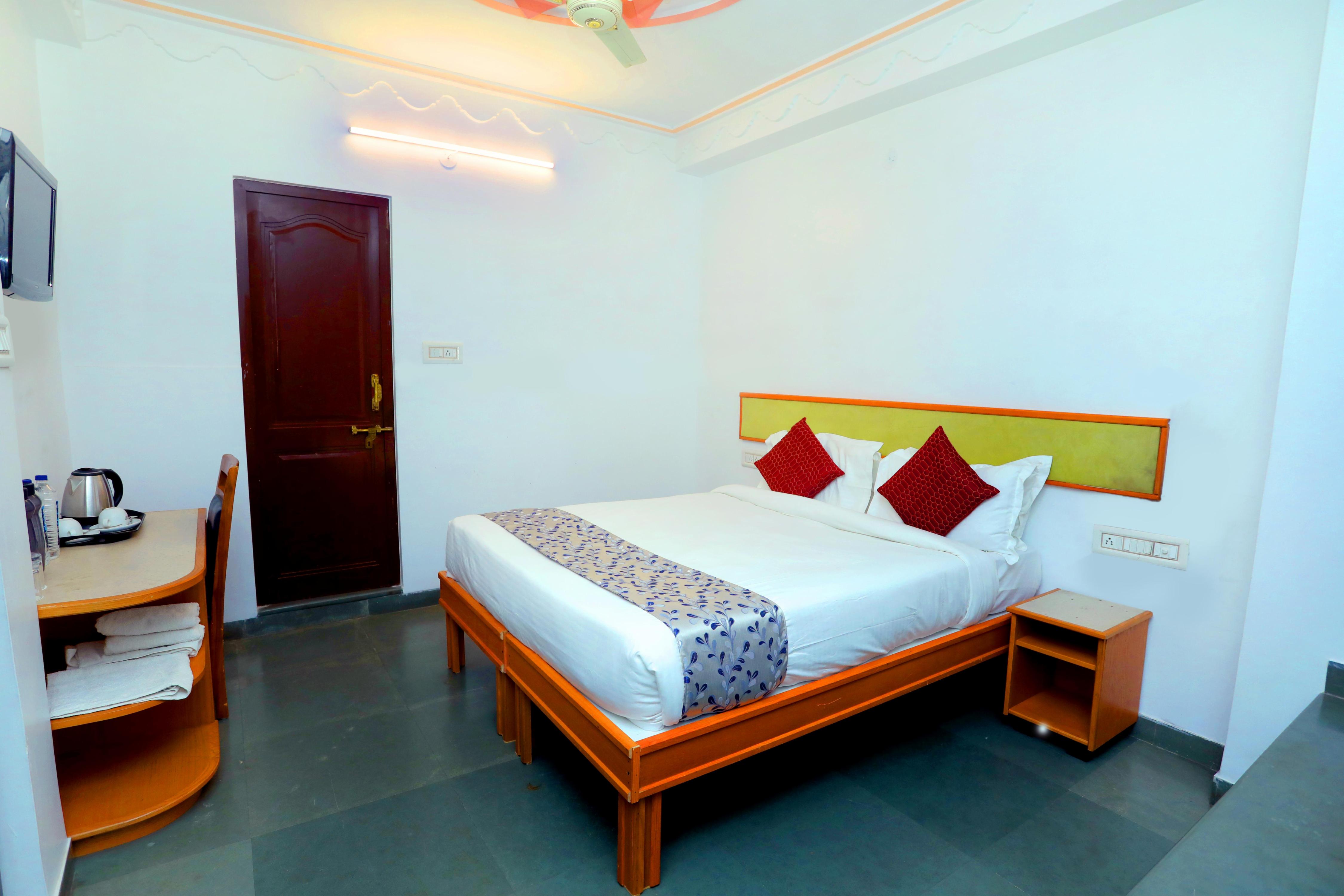 THE KESAR NIWAS Room Type - Deluxe Room
