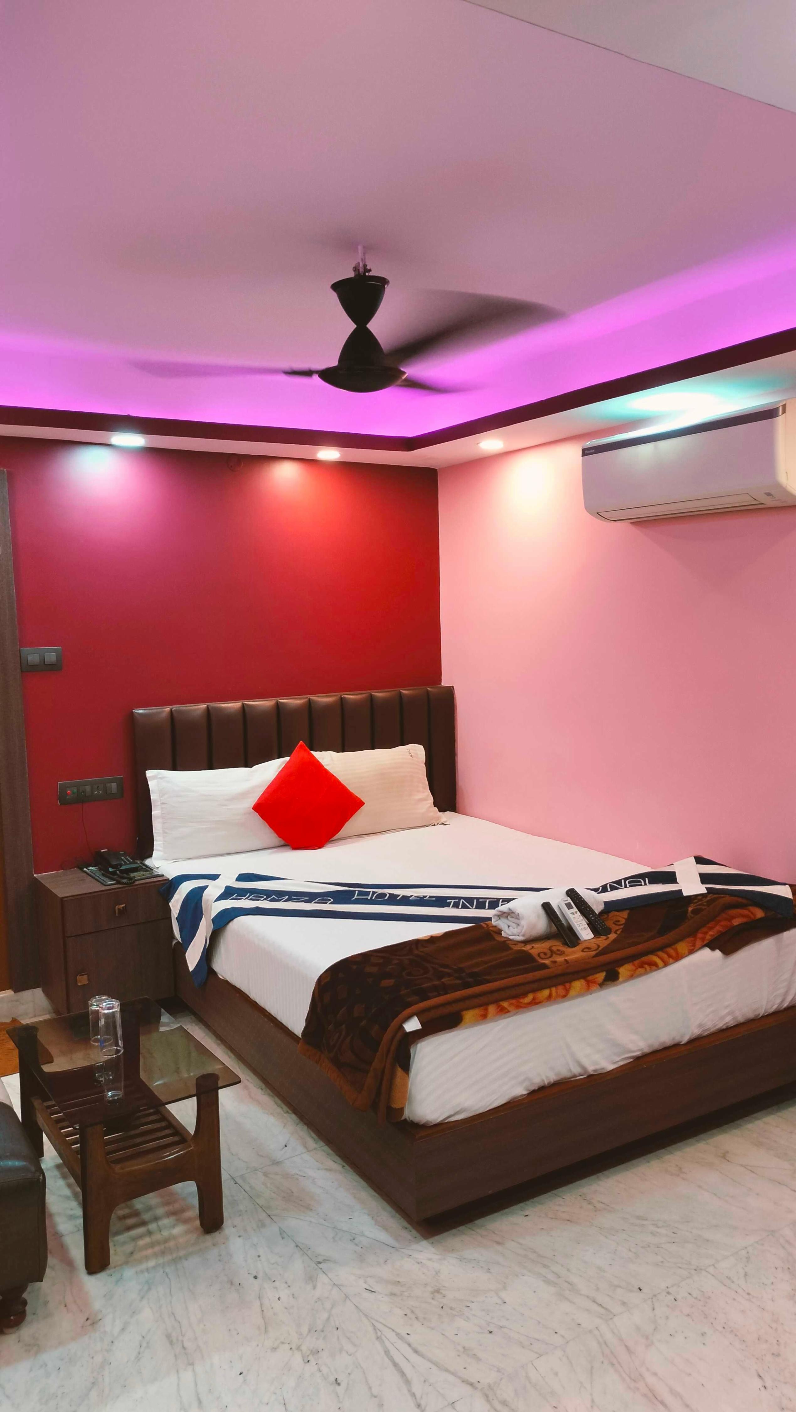 Hotel O Top 22 Room Type - Classic