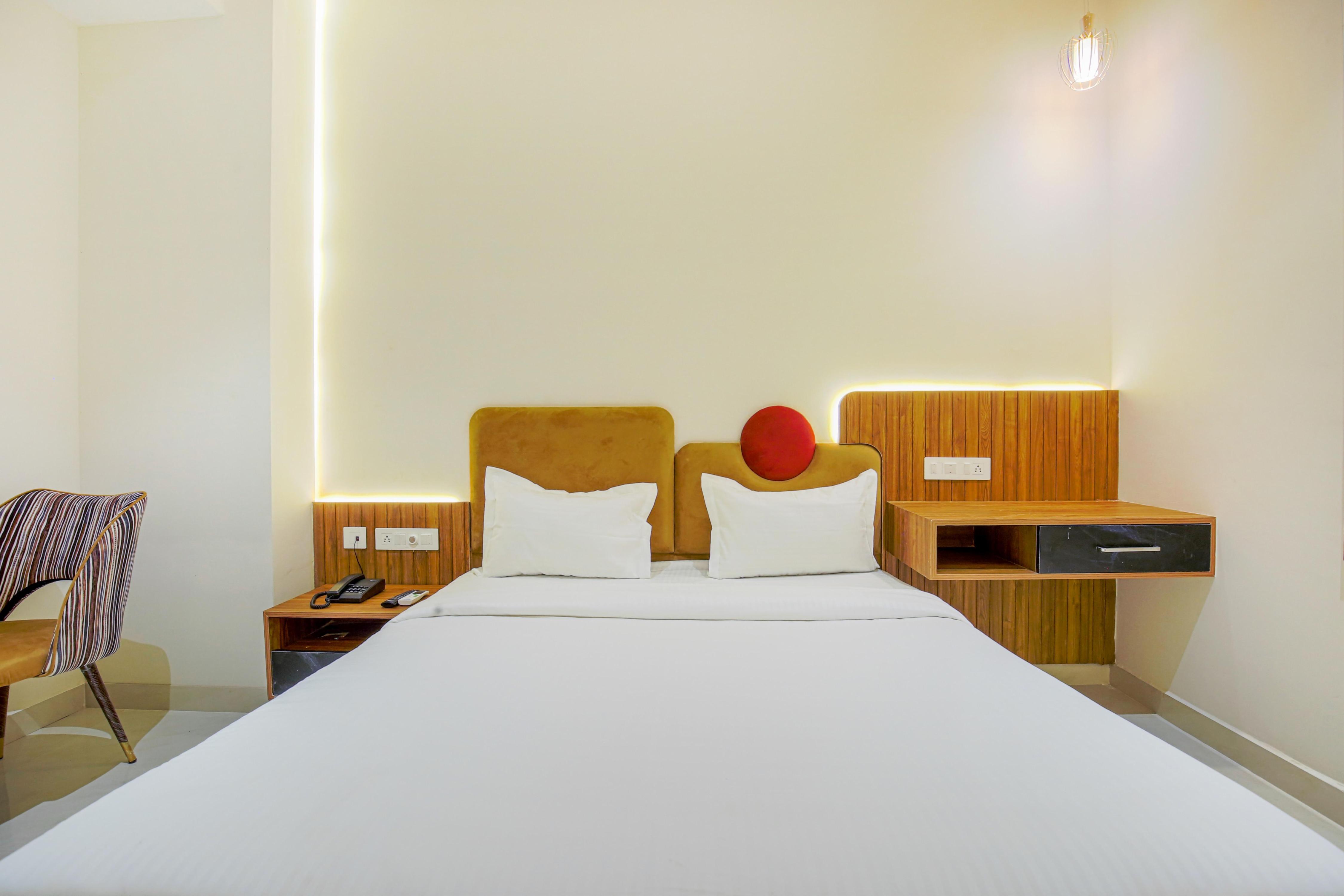 Hotel Nagina Heights 15 Min Distance from Golden Temple - Tap to explore photos