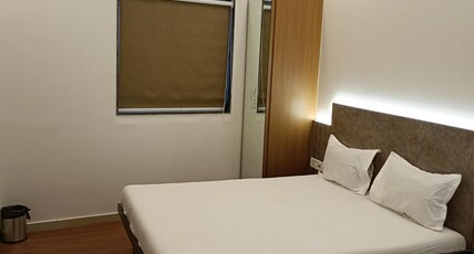 Hotel Ritz Vesu Room Type - Family Deluxe Room 2 Double Bed