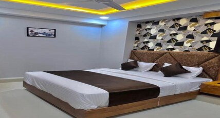Hotel Green Park Room Type - Deluxe Room