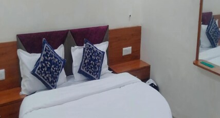Hotel Jasraj Room Type - Deluxe AC Room