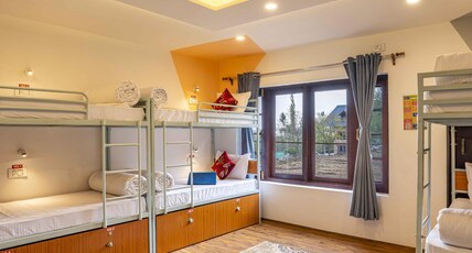 Zostel Pahalgam Room Type - 1 Bunk Bed | Deluxe 6 Bed Mixed Dorm | Shared en-suite washroom