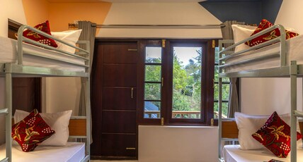 Zostel Pahalgam Room Type - 1 Bunk Bed | Superior 4 Bed Mixed Dorm (with balcony) | Shared en-suite washroom