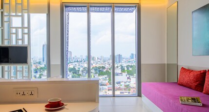 Wink Danang Centre, Unscripted by Hyatt - 24 Hours stay Room Type - 1 KING BED CITY VIEW, DELUXE