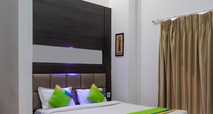 Treebo The Blue Roof Room Type - Deluxe Family Room