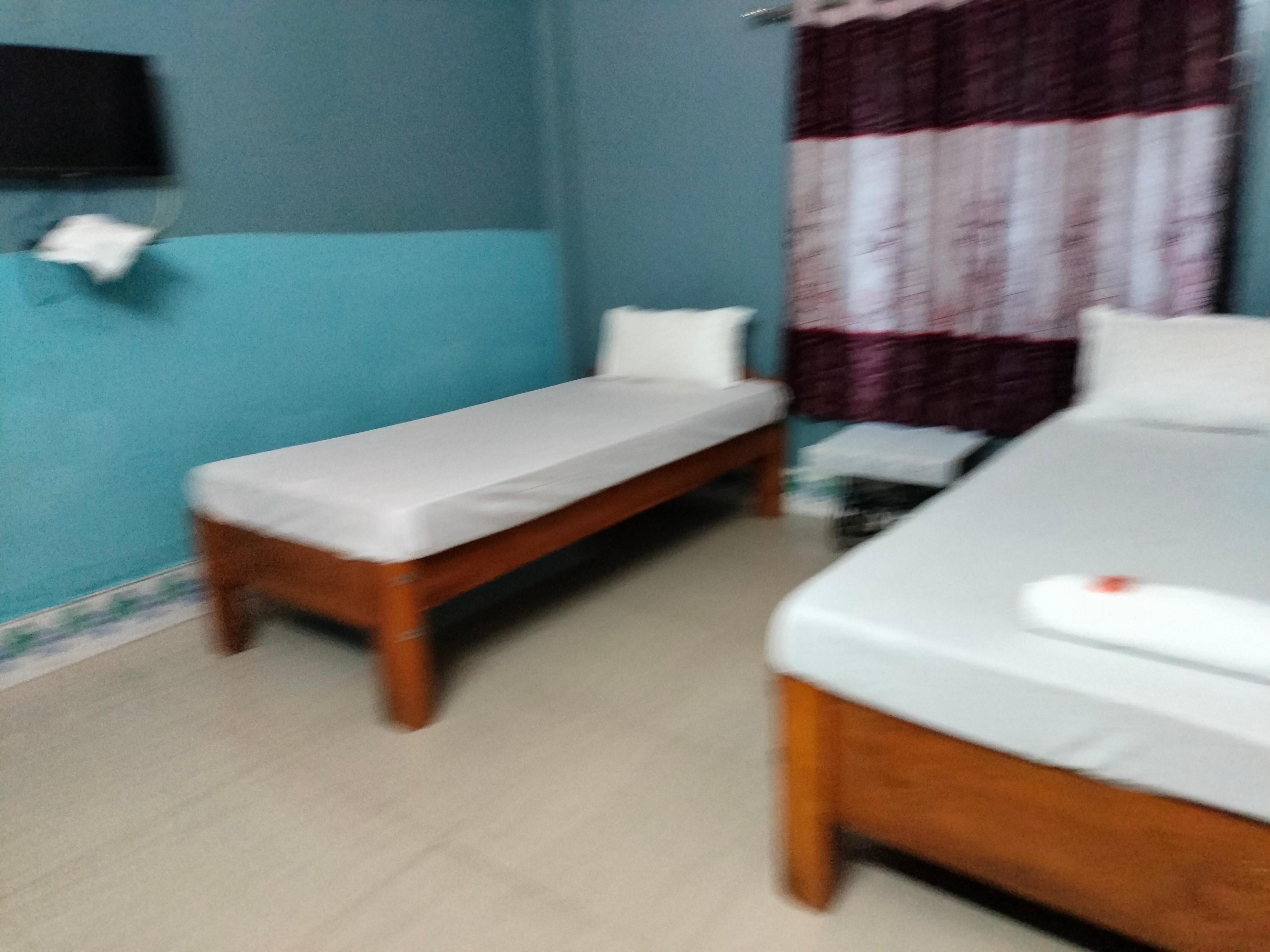 Kareng guest house - Tap to explore photos