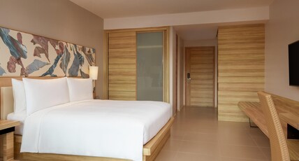 Le Meridien Phuket Mai Khao Beach Resort Room Type - Deluxe Guest room, 2 Doubles, Garden view, Balcony for 2 persons (3rd person with additional charged Le Meridien Phuket Mai Khao Beach Resort Room Type - Deluxe Guest room, 2 Doubles, Garden view, Balcony for 2 persons (3rd person with additional charged