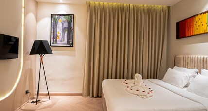 PINK MANGO Room Type - Premium Room
