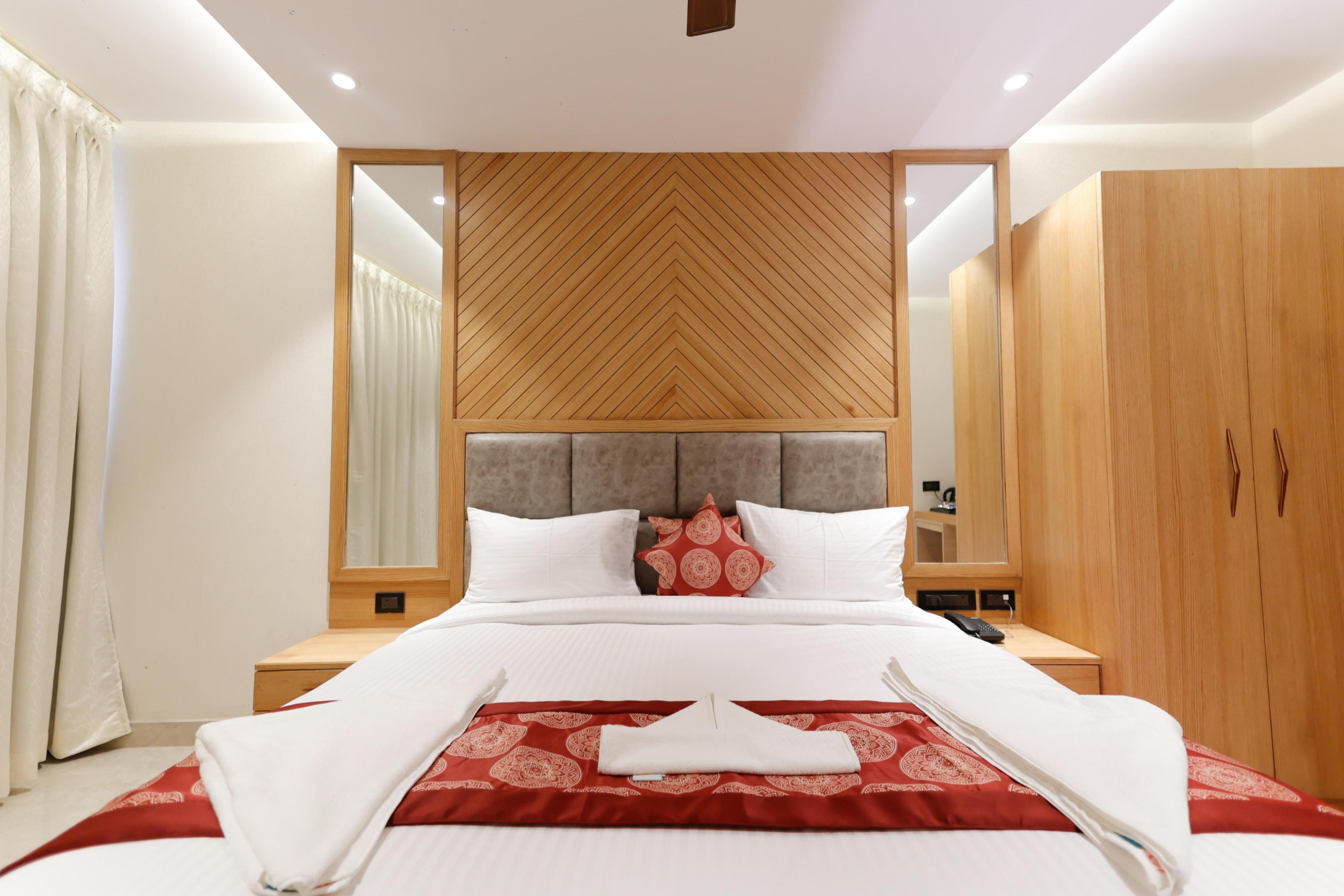 Hotel Sarc Inn - Tap to explore photos