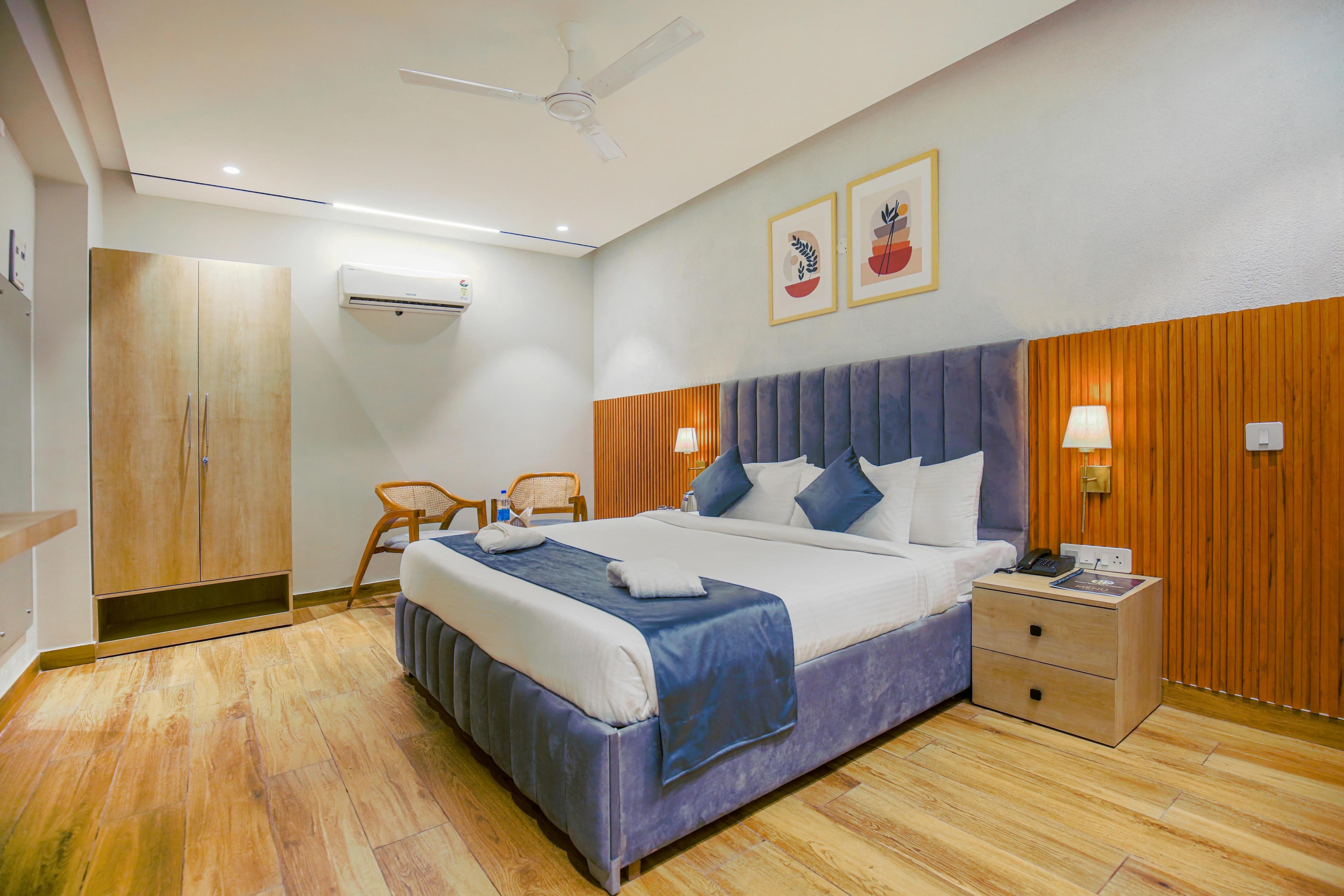 Hotel West Inn Premium - Tap to explore photos