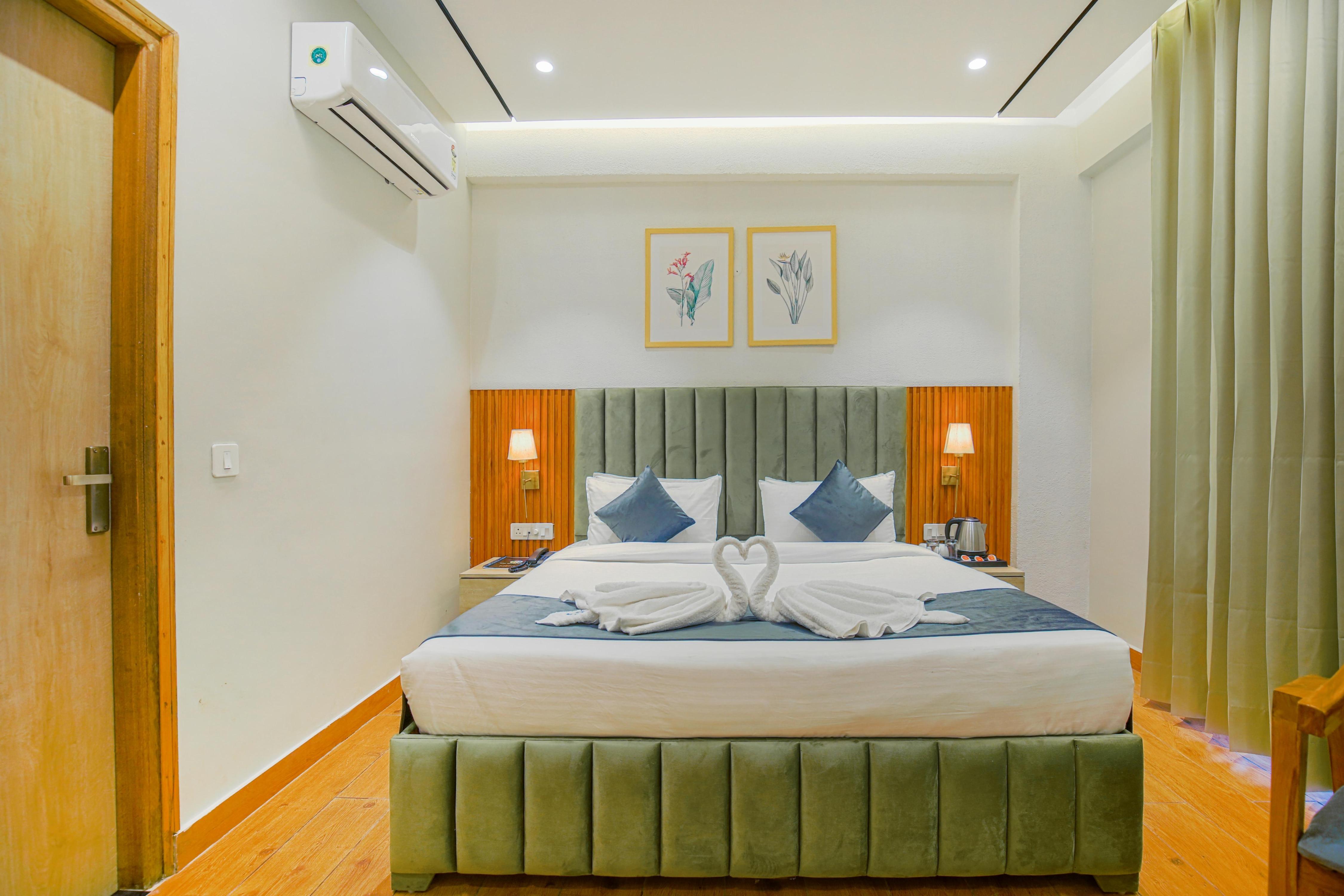Hotel West Inn Premium - Tap to explore photos