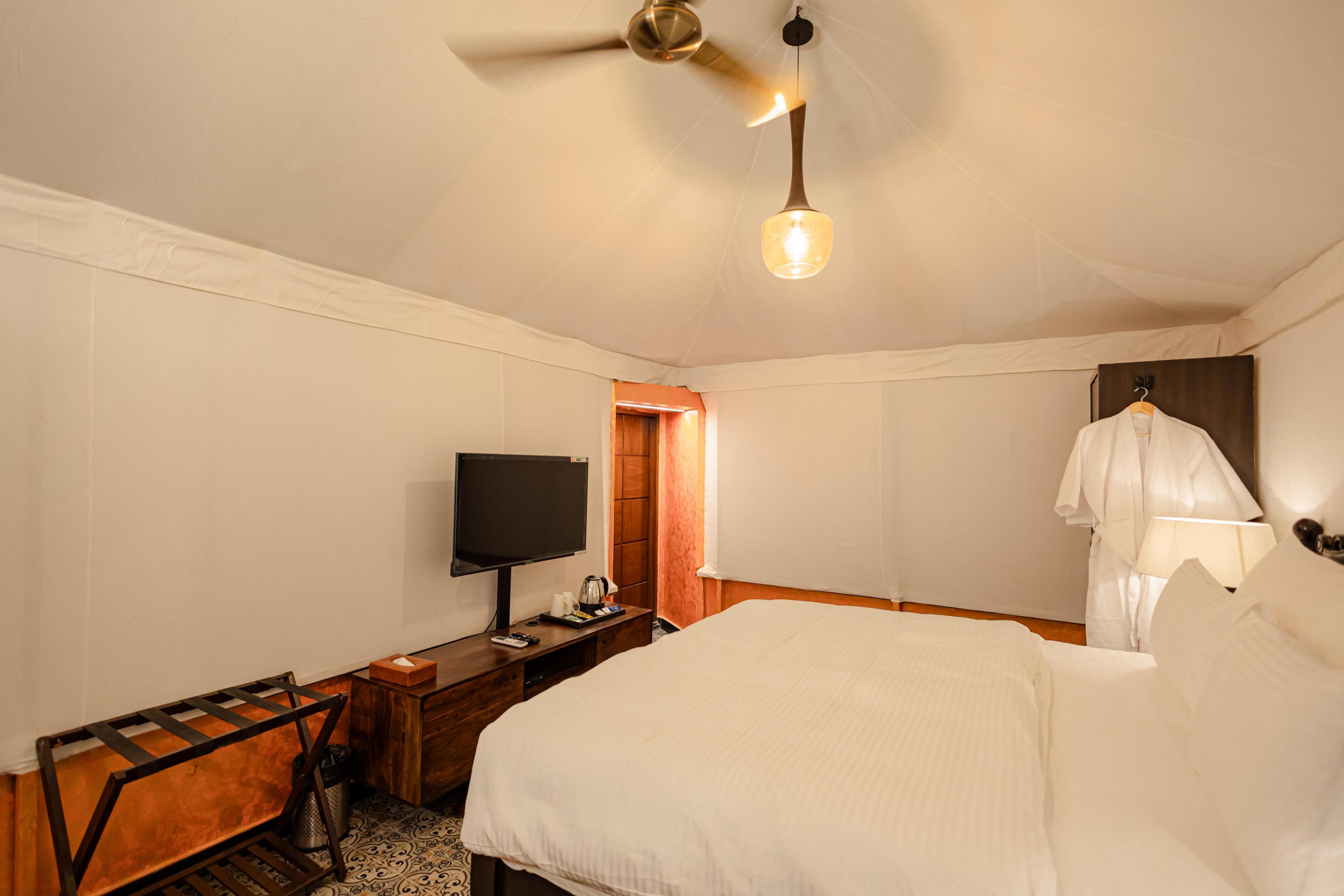 D C Boutique House Room Type - SILVER TENT
