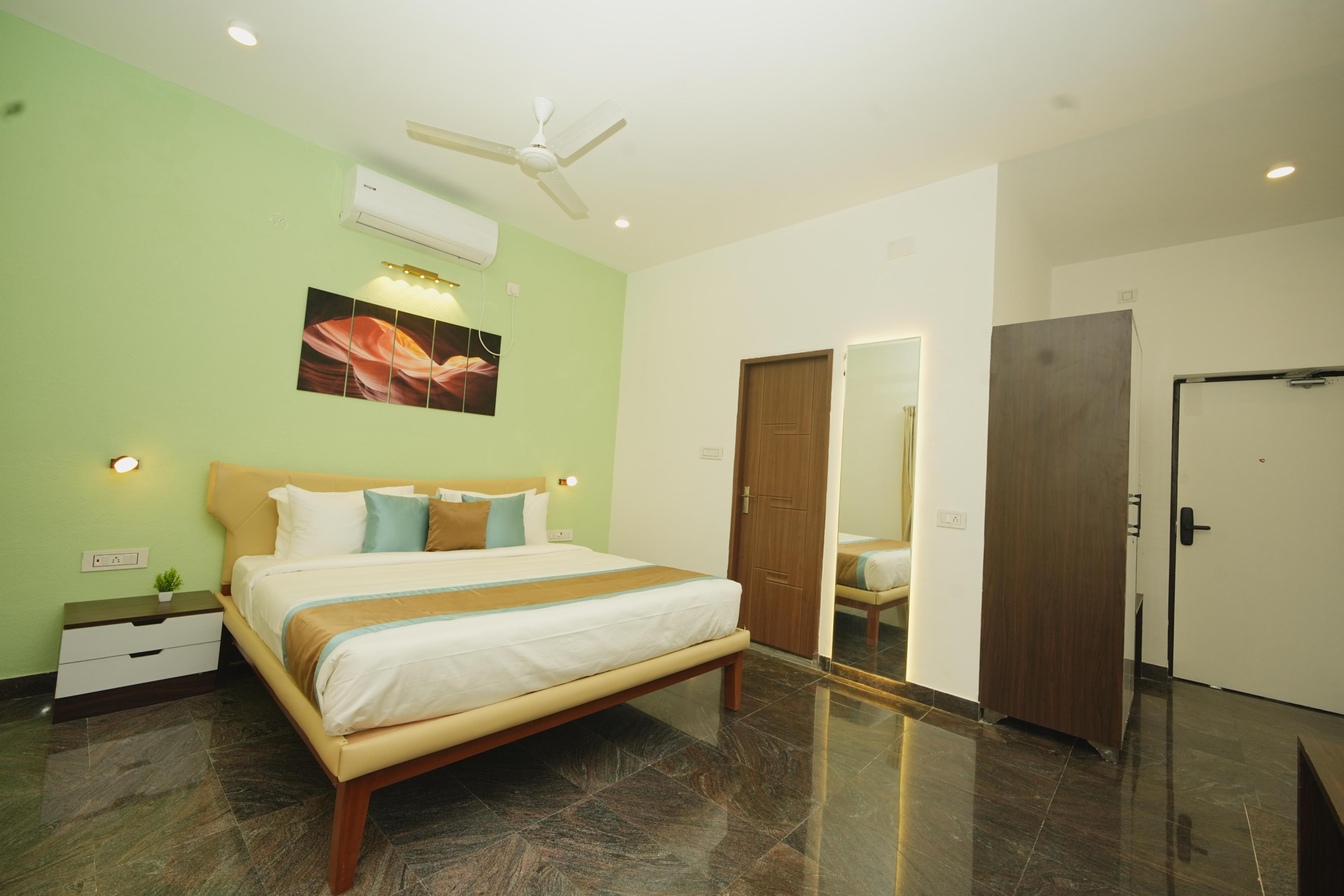 Bay Breeze Suites Room Type - Deluxe Room