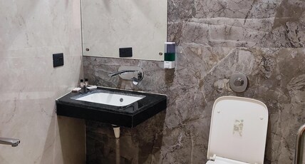 Hotel Sharda Dinings Room Type - Deluxe Room Hotel Sharda Dinings Room Type - Deluxe Room